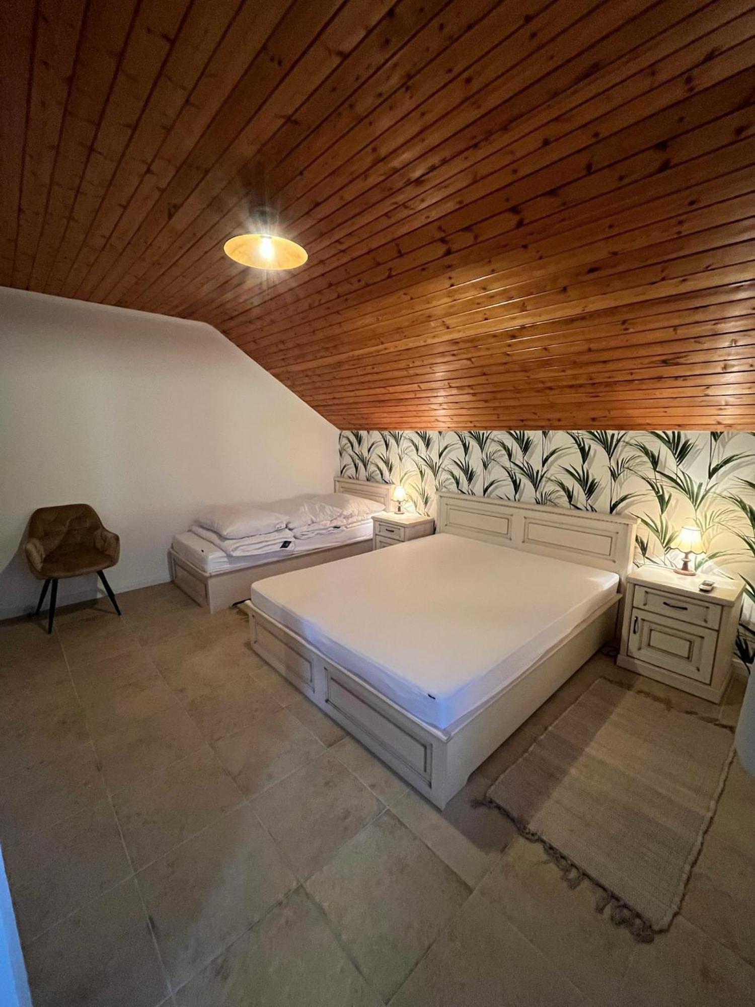 Czinege Vendeghaz - Nagy Haz Apartment Poroszlo Ngoại thất bức ảnh